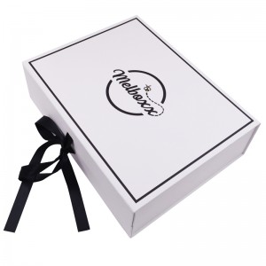Lempitan Busana Gift Box karo Pita