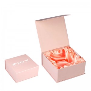 magnetic gift box with satin for jewellery