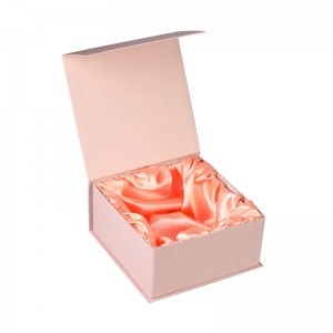 magnetic gift box with satin for jewellery