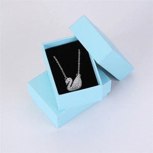 necklace jewelry gift box