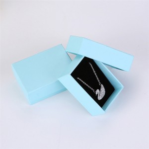necklace jewelry gift box